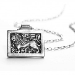 RSJ_GCT_GraybarGriffinPendant1_web_bw